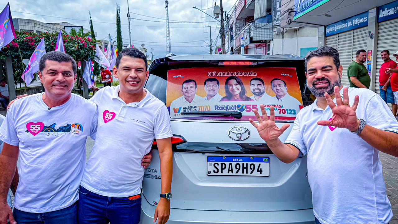 Diogo e Sandro Advogado inauguram comitê e promovem adesivaço em Chã Grande